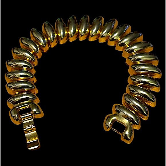 Vintage 1980s Costume Jewelry Gold Tone Link Snake Bracelet - Picture 8 of 13